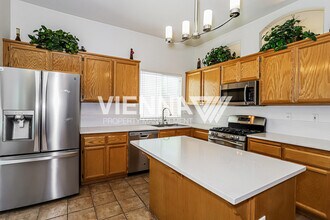 440 Crestfield Cir in Roseville, CA - Building Photo - Building Photo