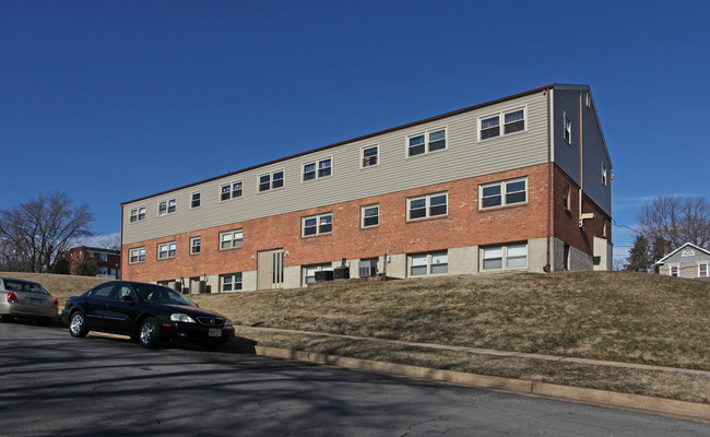 Cypress Garden Apartments in Baltimore, MD - Building Photo - Building Photo