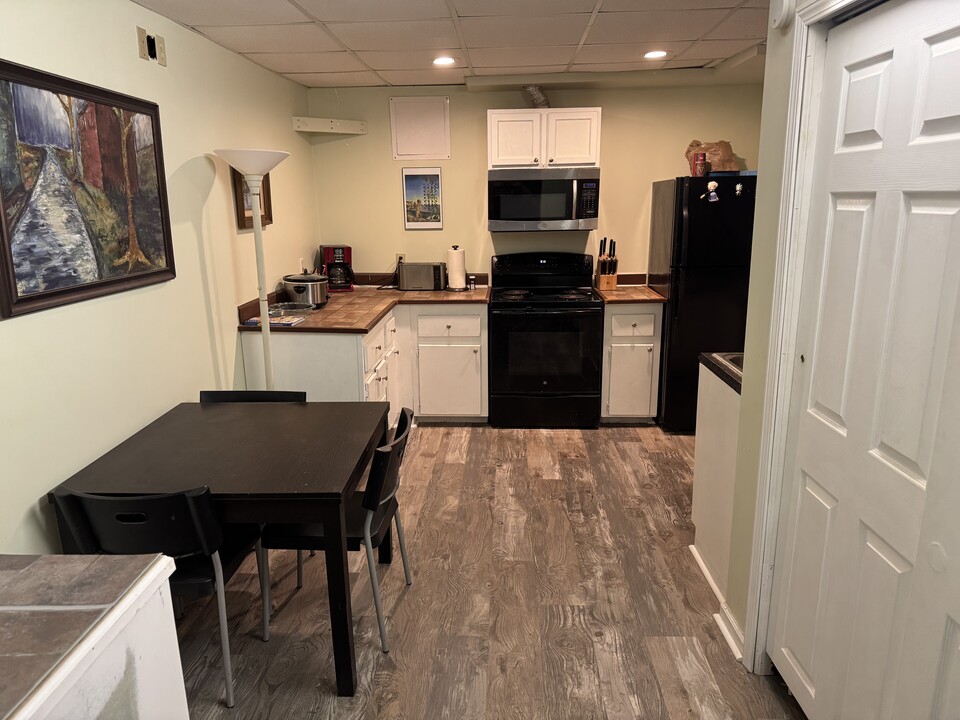 3281 Mills Ridge Dr, Unit Basement Apartment in Canton, GA - Foto de edificio