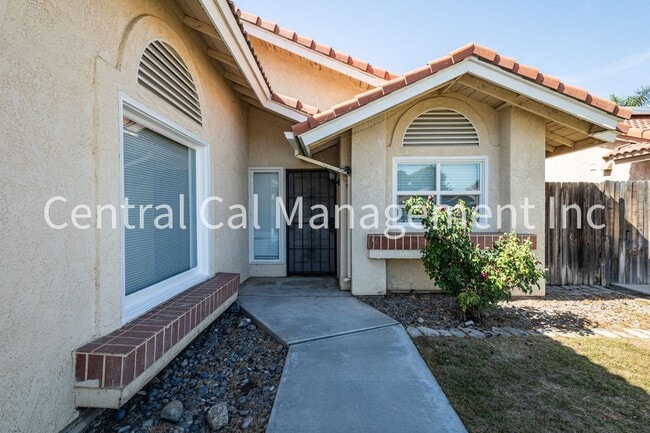 9904 Cimarron Trails Dr in Bakersfield, CA - Building Photo - Building Photo