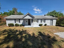 231 Nadine St in Sauget, IL - Building Photo