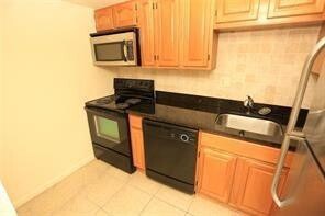 330 SE 19th Ave in Deerfield Beach, FL - Building Photo - Building Photo