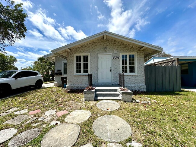 property at 2005 Broward Ave