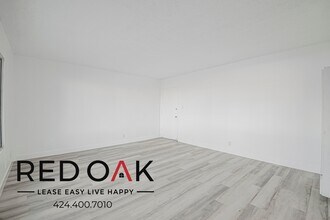 6501 Cherry Ave in Long Beach, CA - Foto de edificio - Building Photo