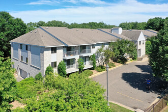 Rivers Bend Apartments in Ramsey, MN - Foto de edificio - Building Photo