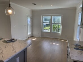 102 Congress St in Vero Beach, FL - Building Photo - Building Photo