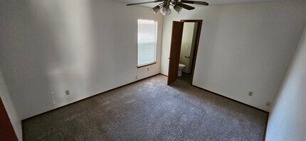 1320 Greenfield Dr in Edmond, OK - Building Photo - Building Photo