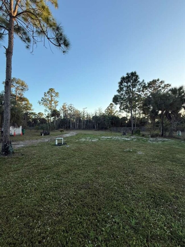 3260 29th Ave NE in Naples, FL - Building Photo - Building Photo