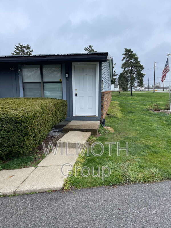 property at 2000 Indianapolis Rd