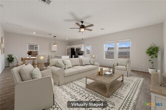 817 Circle Wy in Jarrell, TX - Building Photo - Building Photo