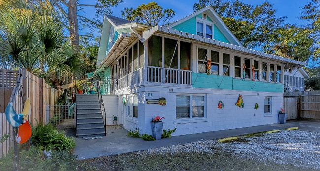 1113 Lovell Ave in Tybee Island, GA - Building Photo - Building Photo
