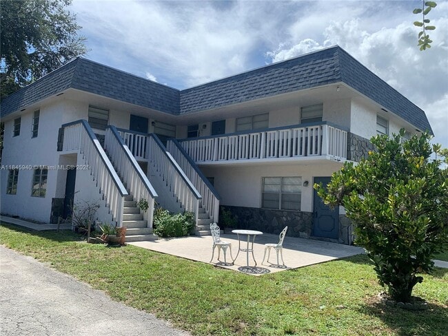 property at 218 SE 10th St