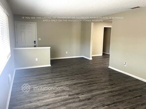 12978 Douglas St in Yucaipa, CA - Foto de edificio - Building Photo