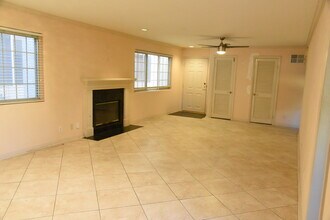 1818 Greenfield Ave, Unit Back 1st floor in Los Angeles, CA - Building Photo - Building Photo