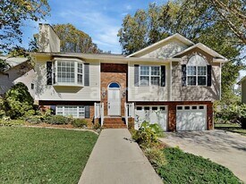 1703 Hunterwoods Dr in High Point, NC - Building Photo