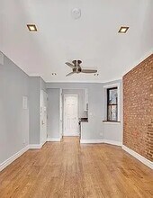 697 Tenth Avenue in New York, NY - Building Photo - Building Photo