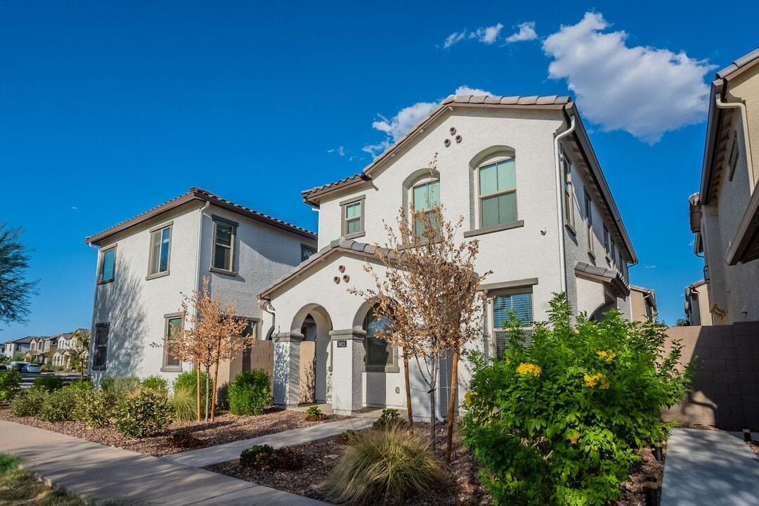 5821 W Pueblo Ave in Phoenix, AZ - Building Photo