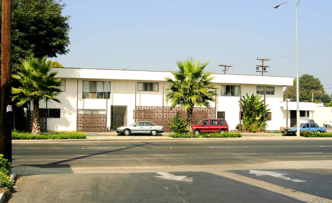 1317 E Alondra Blvd in Compton, CA - Building Photo - Building Photo