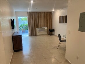 1524 Lenox Ave. in Miami Beach, FL - Foto de edificio - Building Photo