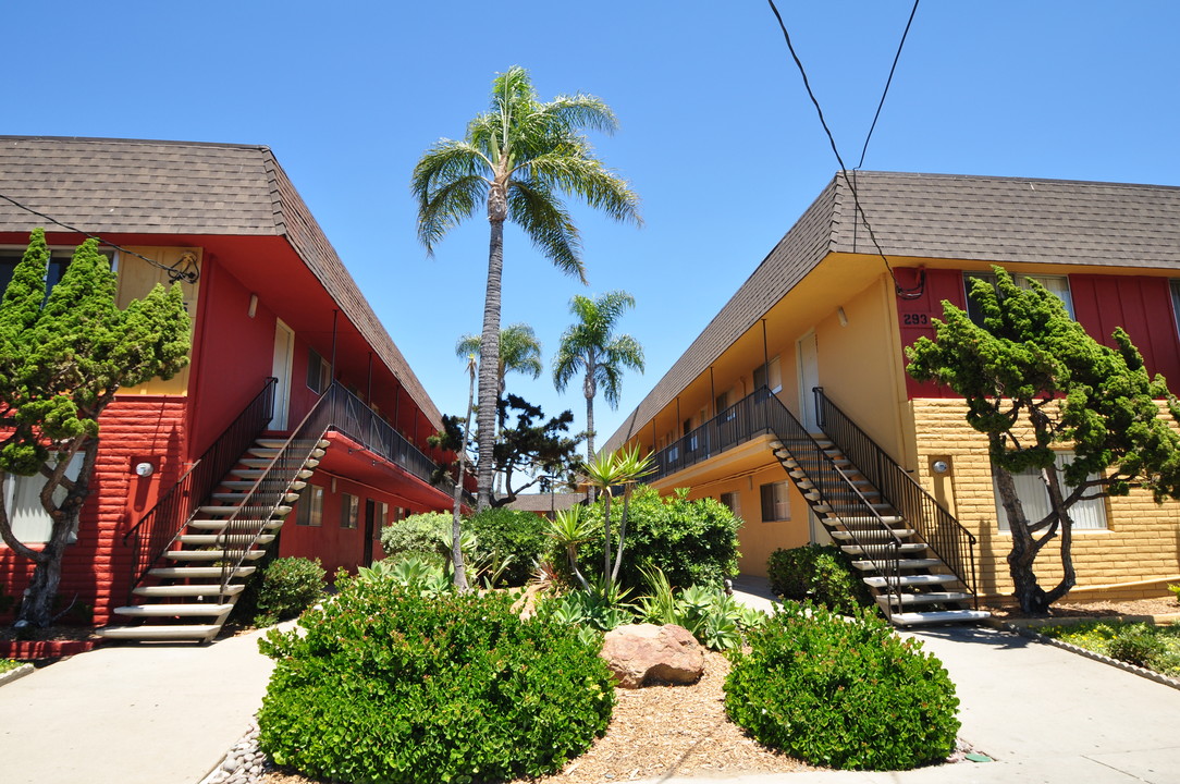 Woodlawn West Apartments in Chula Vista, CA - Building Photo