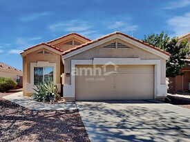 11967 W Granada Rd in Avondale, AZ - Building Photo