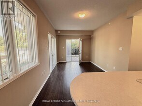 3055 Thomas St in Mississauga, ON - Building Photo - Building Photo