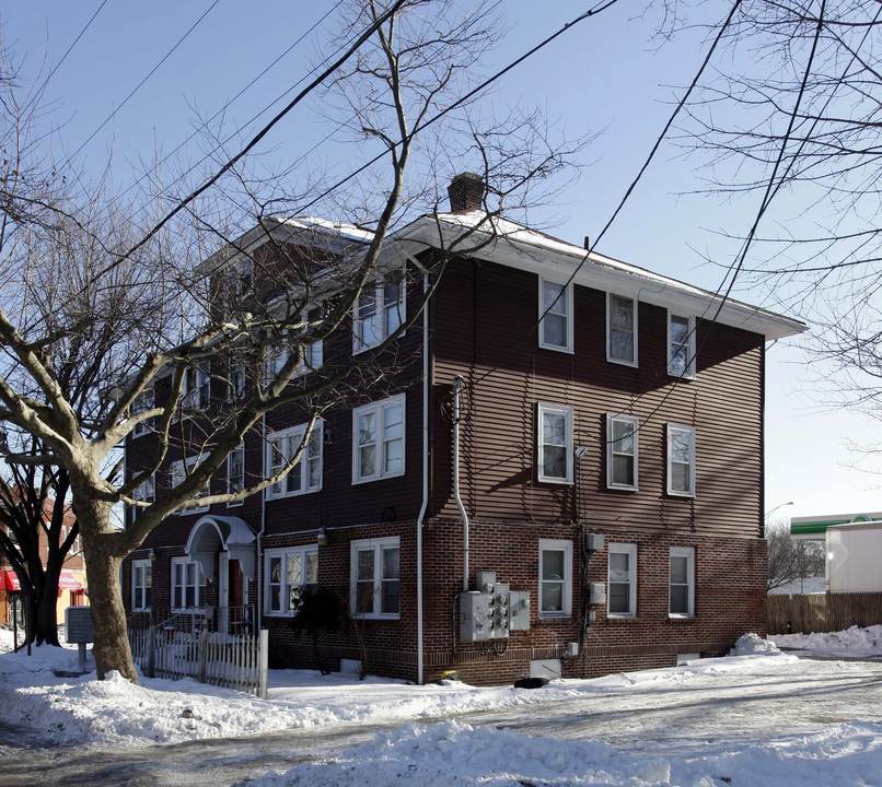 8 Miller Ave in Providence, RI - Building Photo