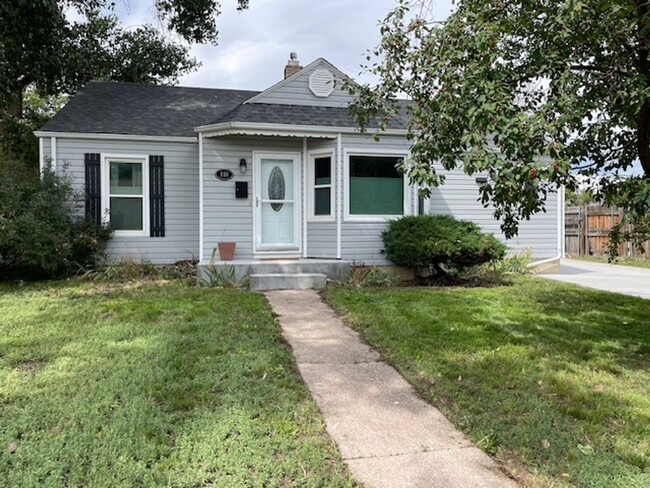 property at 916 E 21st St