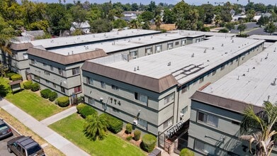 Gordon Manor in Pomona, CA - Foto de edificio - Building Photo