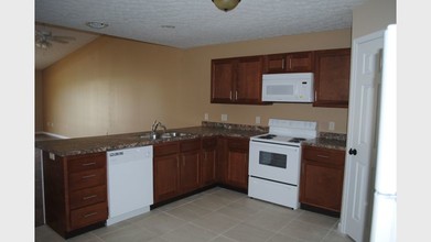 Bricker Place Apartments in Salem, OH - Building Photo - Building Photo