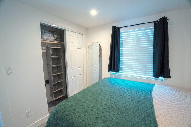 8307 1/2 Kittyhawk Ave in Los Angeles, CA - Building Photo - Building Photo