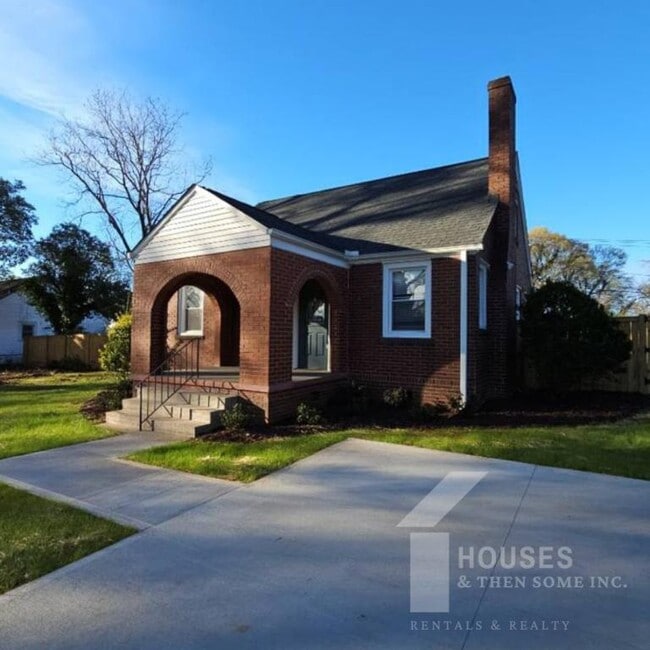 106 E Wilburn Ave in Greenville, SC - Building Photo - Building Photo