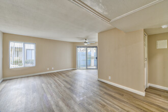 Parkridge Meadows Apartments in Corona, CA - Building Photo - Building Photo