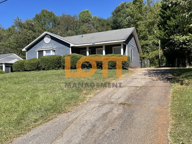 4 Riverwood Rd in Greenville, SC - Building Photo - Building Photo