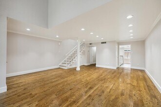 8978 Chatsworth Dr in Houston, TX - Building Photo - Building Photo