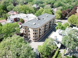 11 S Summit Ct in St. Paul, MN - Building Photo