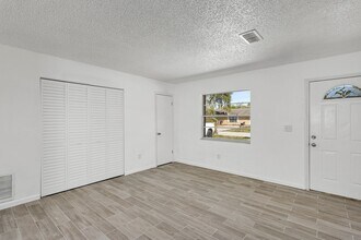 2508 India Palm Dr in Edgewater, FL - Building Photo - Building Photo