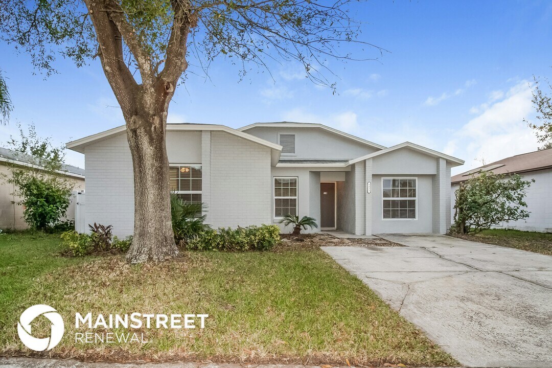 1433 Vinetree Dr in Brandon, FL - Building Photo