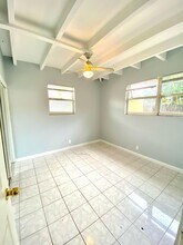 527 48th St-Unit -4 in West Palm Beach, FL - Building Photo - Building Photo