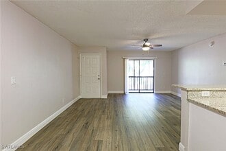 5305 Summerlin Rd in Ft. Myers, FL - Building Photo - Building Photo