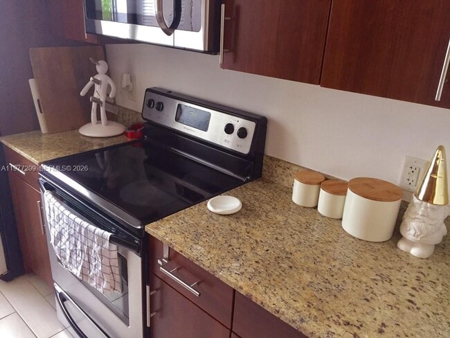 7400 NE 6th Ct in Miami, FL - Building Photo - Building Photo