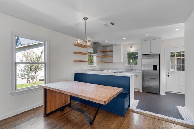 property at 5315 Grover Ave