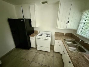 1807 N Gramercy Pl, Unit 5 in Los Angeles, CA - Building Photo - Building Photo
