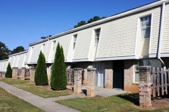 Sierra Townhomes in Atlanta, GA - Building Photo - Building Photo