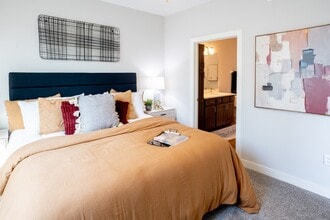 City Place at Germantown Apartments in Memphis, TN - Building Photo - Building Photo