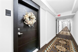 2801 NE 183rd St in Aventura, FL - Building Photo