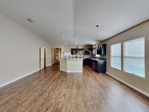 563 Worcester Ct in Jacksonville, FL - Building Photo - Building Photo