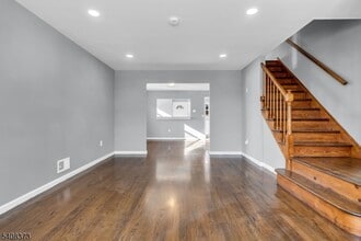 415 Highland Pl in Bound Brook, NJ - Building Photo - Building Photo