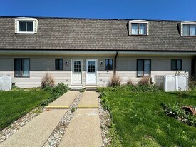 4643 Westbrook Dr in Jackson, MI - Building Photo