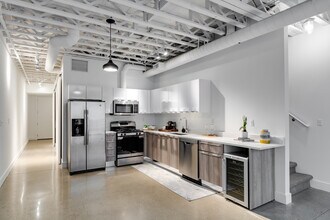 The Harrison in Royal Oak, MI - Building Photo - Interior Photo